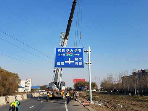 三沙三沙道路护栏网网片该如何进行正确的选购呢？